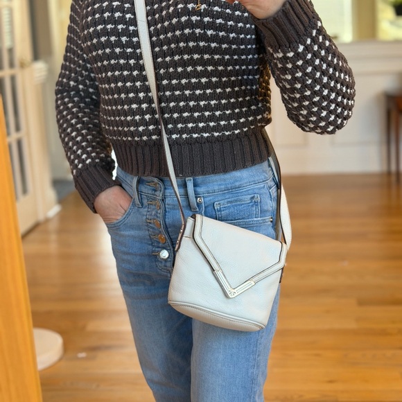 Isaac Mizrahi genuine leather white shoulder /crossbody purse. - Picture 3 of 13